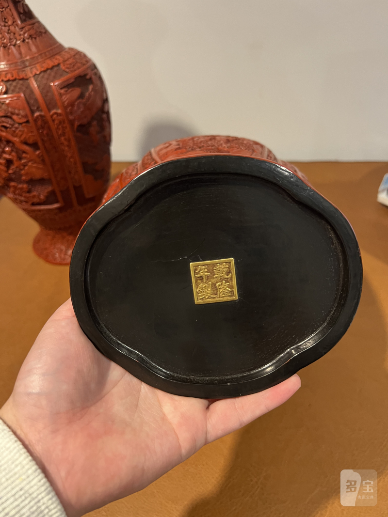 清中期 剔红海棠型瓶一对 - 图9